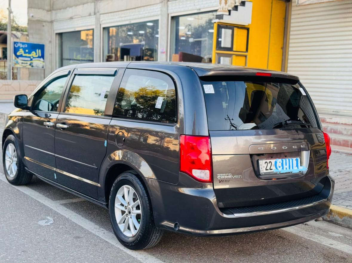 سلام عليكم 
دوج كرفان موديل 2017 🇺🇸
داخل ابيض واسود مواصفات SXT بس ابواب مو كهرباء تبريد مركزي
 3 قطع تبريد كشن بلع سياحي VIP شاشه كاميرا لايت اسود تحديد سرعة ايكو  6 جام كهرباء سيارة حلوة جديدة مال جناي 4 تايرات صدر جديد حتى المحرك جديد لوك مال حاوية رقم هزة وفحص وسنوية كله جديد مابي مصرف كلش جاهز السيارة 
سعر  153 مكان كركوك ***********  صبغ جاملغ وباب بدون دواخل بدون شاصي بدون تعديل بجم كبس ماجاوب تعليقات شراي يتصل ممتواجد عل فيس رقم الشاصي 2C4RDGBG8HR784525
