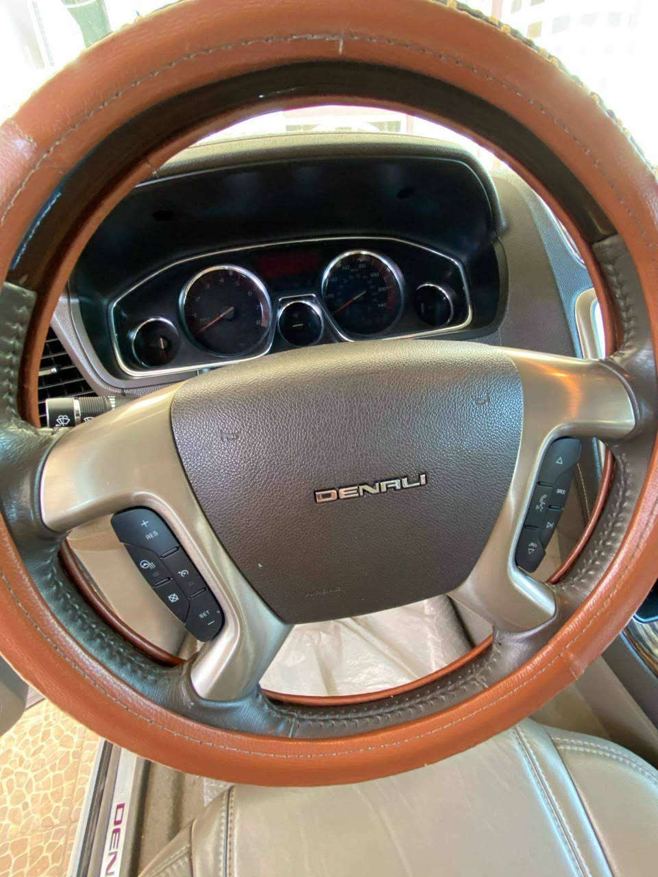 السلام عليكم  اخوان 
جمعه مباركه عليكم 
للبيع او المراوس بأقل سعر 
جمسي اكاديا دينالي 
كلين تايتل اعلى فئه بالمواصفات 
رقم مميز ١٧٠٠٠
نجف مشروع وطني باسمي 
مكاني بغداد الدوره 
الاستفسار ***********
اخوان السياره جديده بمعنى الكلمه
وللي يدور جديد واستيراد خاص 
صار اكثر من ٨سنوات جانيها 
لكن عندي ظرف ومحتاج اريد ابيعها او اراوسها بأقل منها سعر 
السعر ٢٢٠ وبي مجال للشراي
مع فائق الاحترام والتقدير للاعضاء
