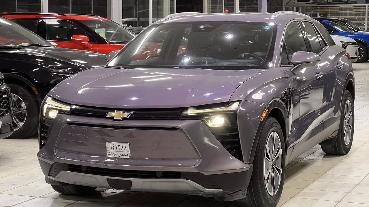 السلام عليكم ورحمة الله وبركاته.
#معرض_ابن_شعبان_لتجارة_السيارات. 
_____________________________
✅اسم السيارة : شوفرليت بلايزر كهرباء
✅الفئة :EV.  LT 
✅الموديل :  2024 
✅رقم السيارة : بغداد تحويل ملكية
✅السعر : 225  ورقة 
✅الضرر : الجاملغ الامامي الايسر تعديل بارد فقط
✅عداد المسافة : 26 الف ميل
✅الايرباكات : ضرر ايرباك الدركة راجع بلادي 
______________________________
🔻1-محرك كهربائي بالكامل 500 كيلو متر للشحنة الواحدة
🔻2-ويل كب حجم 19 مع طقم تايرة 🔻بحالة ممتازة 
🔻3-بصمة ابواب و بصمة تشغيل و تشغيل 🔻عن بعد 
🔻4-لايتات زينون عالي ناصي اصل 
🔻5-مرايا جانبية كهرباء شفط
🔻6-رادار جانبي 
🔻7-حساس خلفي اصل 
🔻8-قبق جنطة كهرباء 
🔻9-فتحة سقف بانوراما  
🔻10-كامرات محيطية عدد 4 
🔻11-تحكم ستيرن جهتين متكامل 
🔻12-رادار امامي مانع للتصادم
🔻13-شاشة كبيرة الحجم للتحكم بكافة الايعازات
🔻14-غرفة السيارة جلد اسود مع ابيض 
🔻15-تدفئة  المقاعد الامامية
🔻16-شاحن واير ليس لاسلكي

🔵السعر المطلوب : 225  ورقة🔵

_____________________________
للأستفسار اكثر : 
الادوات ☎️***********
المبيعات☎️***********

🔴العنوان: النجف الاشرف🔴
🔴المدينة المائية🔴
🔴مقابل حي الجامعة🔴
🔴مجاور كافية الزاويه🔴
