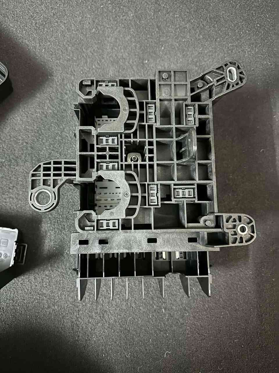 السلام عليكم 

من رخصه الادمن المحترم //

قاعده فيوزات اصليه تفصيخ مال ايكونكس وتيران شكل الجديد 2025 لل 2026 شرط الفحص , بغداد واتس اب ***********
