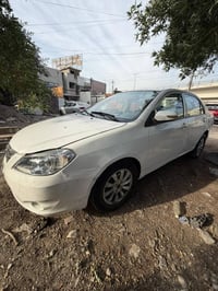 للبيع بي واي دي موديل 2013  رقم بغداد كير اوتو  سلايت  تخم تاير && مال...