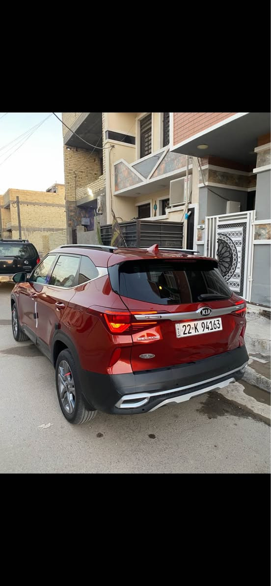 السلام عليكم عندي كيا سليتوس 2021 فوول مواصفات 1/1 حادث بسيط جدا جاملغ امامي فقط بدون اي دواخل ماشية 60 الف رقم اربيل تريد تحويل تريد وكالة مواصفات 
1-فتحة 
2-بصمة 
3-شاشة جبيرة 
4-كامرة دوارة 
5-اشاير بالمري 
6-فور ويل 
7-لايتات زنون 
8-لد امامي زنون 
9-لدات خلفية 
10-كشنات جلد 
11-انارة داخلية لمس led 
12-مكينة 2000 دوش 
13-بلوجكترات 
14-ويل كروم 
15-رادار امامي 
16-رادارات جانبية 
17-تحديد مسار 
وبعد بيها مواصفات هواية مكان السيارة بغداد الطوبجي للاستفسار الاتصال *********** بغداد, العراق

