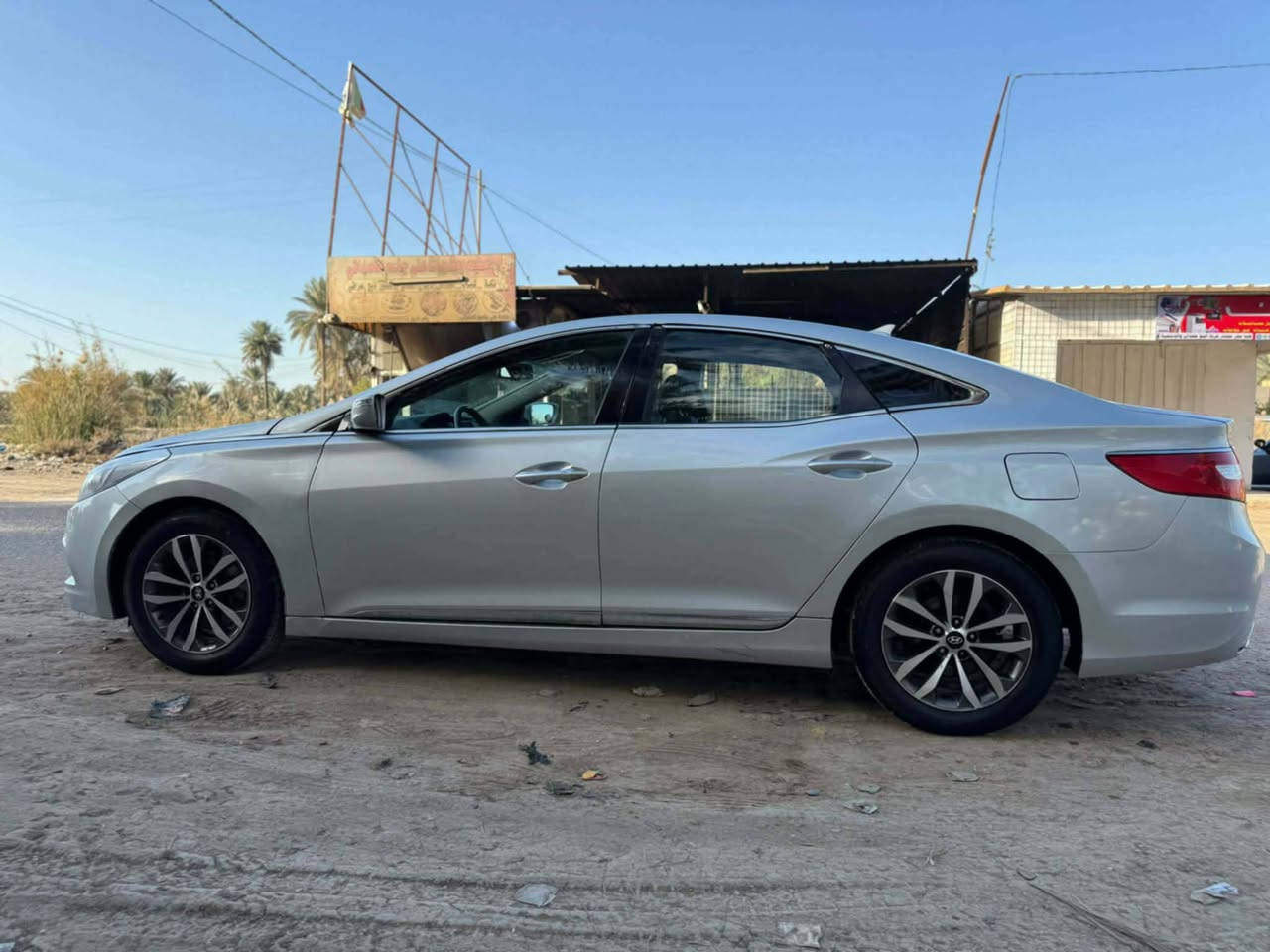 ازيرا 2016 سياره فول عدا البنراما كشنات كهربائي مساج بصمه حساسات امامي خلفي سياره كارتون سياره ادوات كصه جنطه السعر 48 بيه مجال قليل حك الجيه لاستفسار ‏‪***********‬‏
