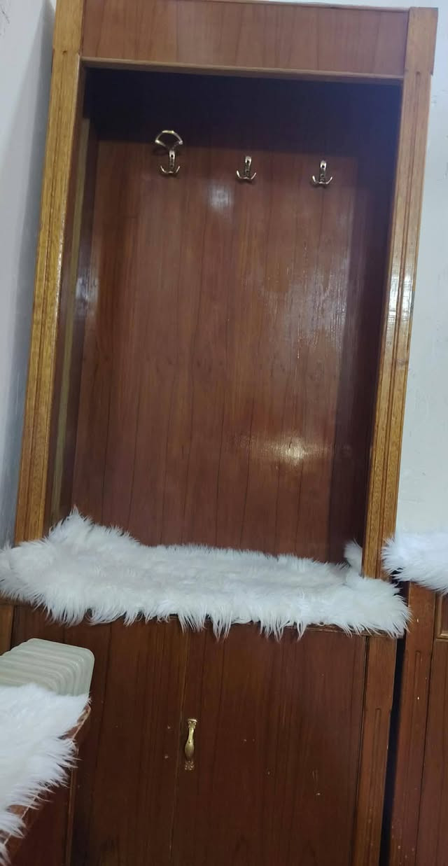 ميز تواليت تسكام كلش نضيف وزايه صاج كلش نضيف سعرهن 125.   جربايه ام طابقين وياه دوشك كلش حلوه ونضيف سعرهن 135.    ديوانيه 
العنده أغراض غرفه نوم انشرهن وعلبيع إلي نسبه بسيطه يتفضل خاص 
تابعني ليصلك كل جديد


**إذا كنت صاحب هذا الإعلان وتريد حذفه لأي سبب، رجاءا أرسل رسالة إلى الدعم الفني**