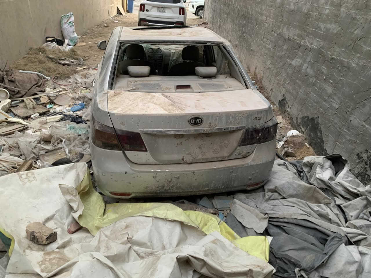 السلام عليكم 
بي واي دي 2013 
ابيع على حادثهة تفصيخ  للاستفسار 
*********** ماسنجر متواجد
