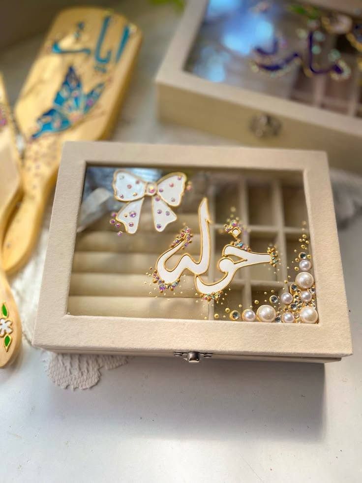 رسم ع زجاج  والخشب ويتوفر حسب الطلب الزبون بأسعار مناسبة ✔️🦋 ...   

الاسعار كلش مناسبة 💝

متوفر توصيل لجميع محافضات العراق 🇮🇶


**إذا كنت صاحب هذا الإعلان وتريد حذفه لأي سبب، رجاءا أرسل رسالة إلى الدعم الفني**