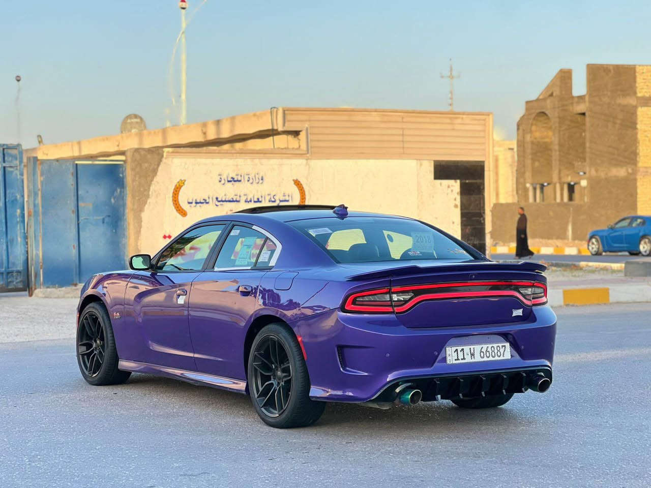 السلام عليكم 
جارجر موديل 2018 رقم بغداد دولي 
وارد أمريكي داخله كلين 
بل عراق صار بيها قبق صندوق 
موصفات فول 1/1 
مكينه 6400سكاد 
السياره مكينه كير تبريد حداده على وضع الشريكه 
العنوان البصره 
السعر 170
رقم ***********
رقم *********** البصرة, العراق
