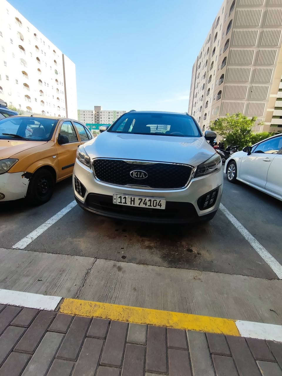 السلام عليكم ورحمة الله وبركاتة كيا سورنتو
موديل 2017 السيارة نضيفة ومال جناي وارد امريكي الحادث جدا بسيط بارد في الجاملغ الخلفي وهنا صبغ باب عكس السايق فقط والسونار موجود صدر امامي خلفي جديد تايرات جدد محرك كير شواصي لغود كفالة المحرك 3500 ستة سلندر جي دي اي تبريد وتدفئة شغالات سبعة راكب ثلاث انضمة قيادة تحكم ستيرن نضام تزحلق شاشة صغيرة السيارة مابية جراد افحص وين ما تريد السعر 187 وبية مجال بسيط للاستفسار *********** مكاني بغداد مجمع بسماية السكني
