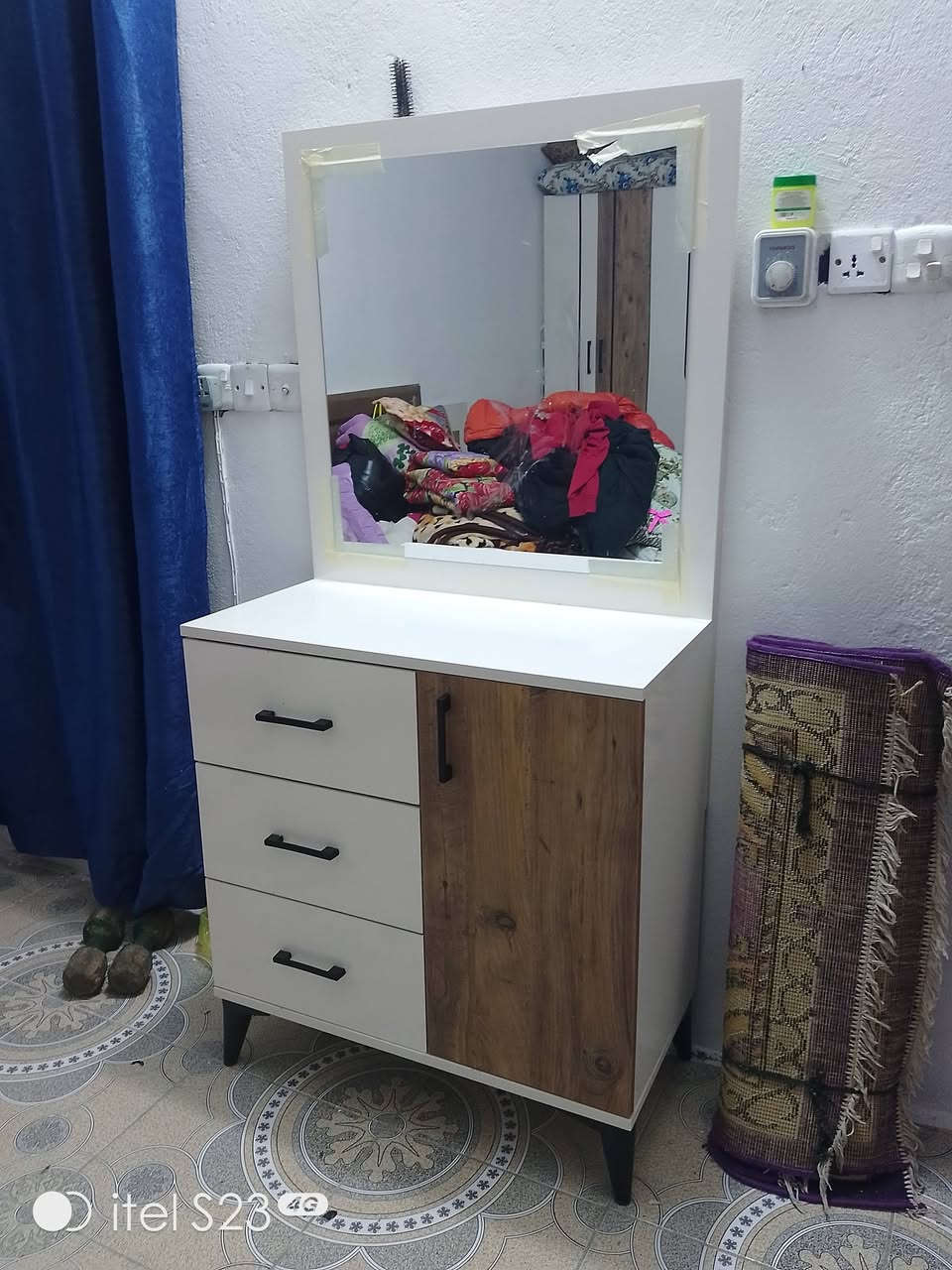 سلام عليكم غرفه للبيع تركيه بعده جيس كامله مستخدمه شهر واحد المكان كوت زين القوس لاستفسار خاص لو اتصال. ***********
