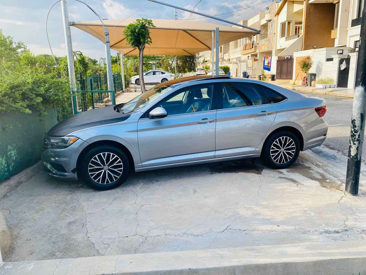 Jetta 2021 se plus 
جیتا   مۆدیل ٢٠٢١ 
مواسفات se plus 
گیر مکینه بشرت
رەقەم سنوئ نوئ تا ٢٠٢٩
٦٧ هزار میل رۆشتیه
گێرەکەی تەپەی هیه 
٥ پارچەو هەردوک شانی تەنها کلێرە 
بئ داخلی بەشەرت بەشەرت 
سعر ١١٦$ 
*********** أربيل, العراق
