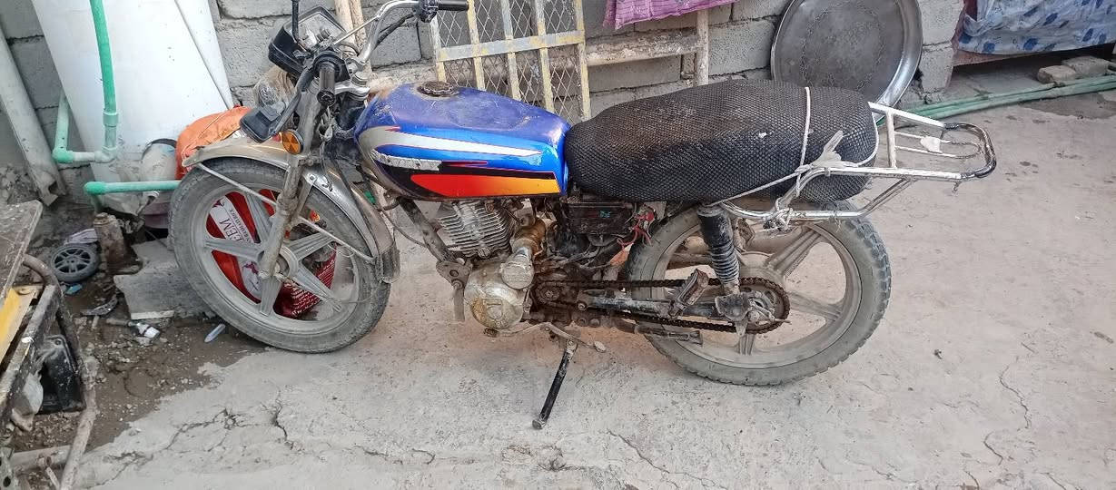 للبيع دراجة 2018 شغال كلشي  مابي خاص وتصال ***********
