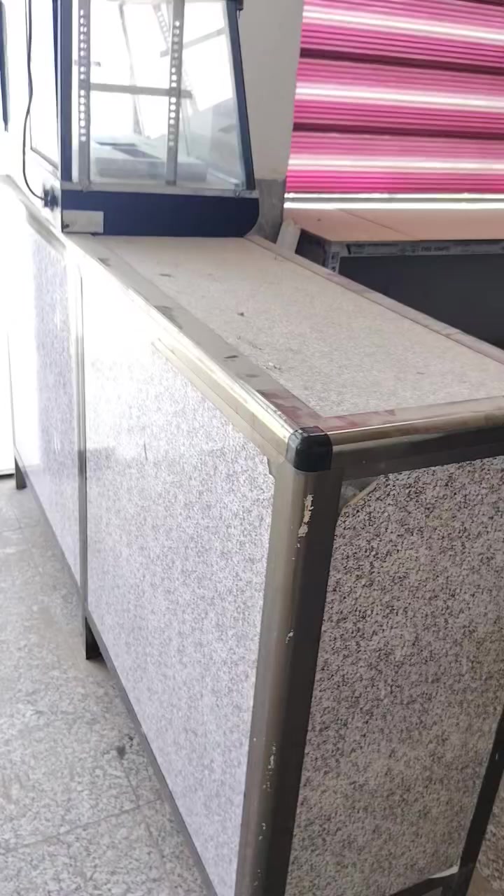 السلام عليكم   
شوايه كص سل ستيل  ٠٦.    ٦ عيون
قلايه ٣ مدافع
حمايه كنتاكي 
للبيع. غراض نظيفه. مكاني بابل 
***********
