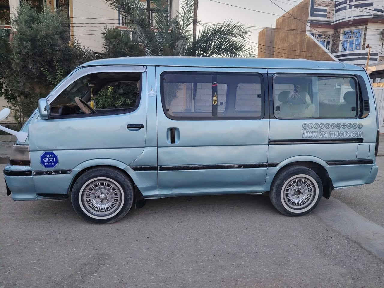 للبيع او مراوس سعر ٣٥ تيوتة هايسة ٩٤ محرك وكير كية بستة مشط وباور وصدر وتخم تاير شادهن جدد كهريات كلها شغالة سيارة جاهزة محرك شادة جديد قبل شهر تريد تحويل او وكالة سنوية نافذة  غرامات صفر بس عليها هيئة ٣٠٠مكاني ديالى بعقوبة قرب مدرسة الامين ***********
