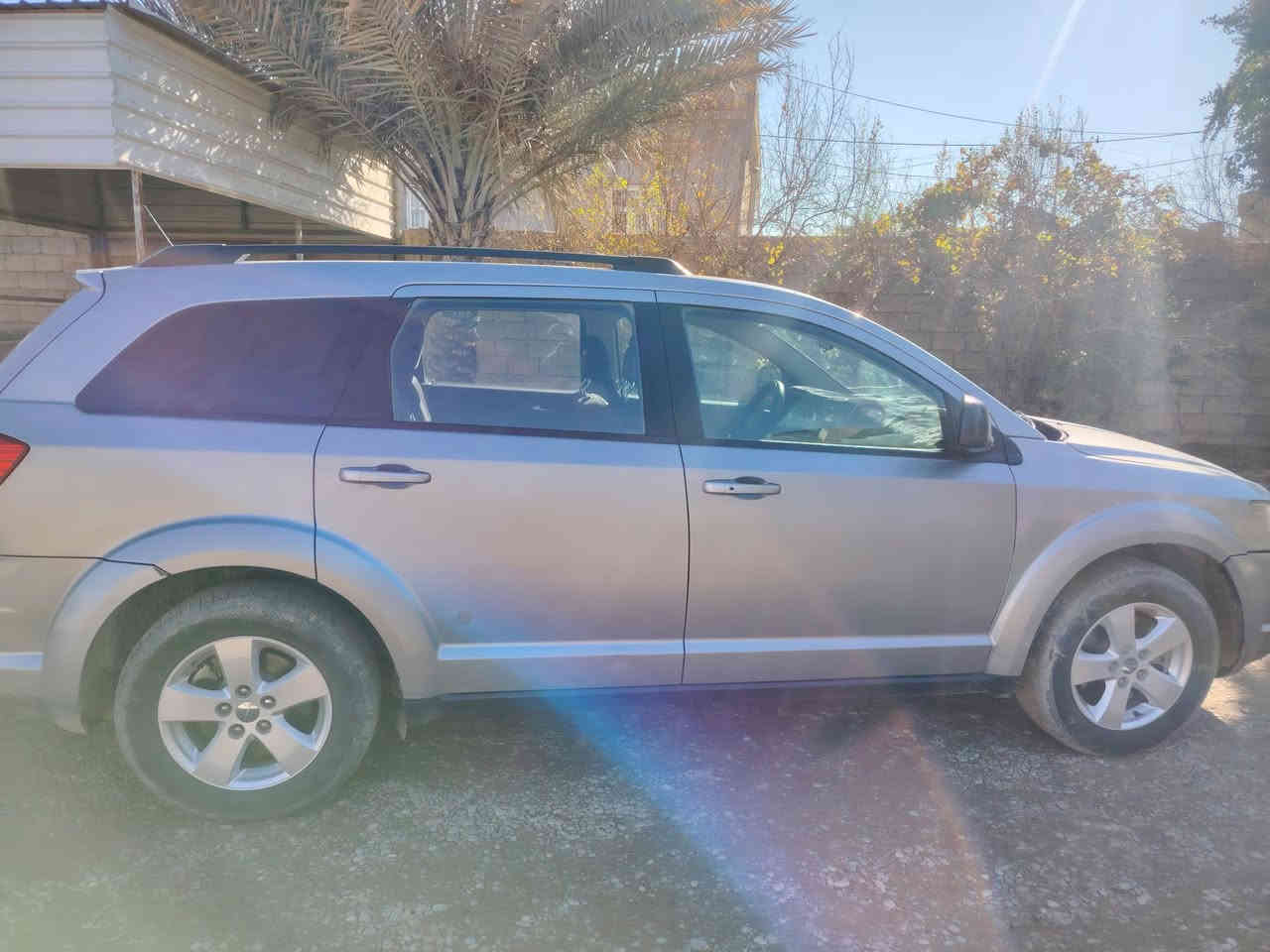 السلام عليكم
للبيع دوج جورني موديل 2017 ✔️

محرك 4 سلندر 2400  كير  محرك شديتهن جديد

تحكم سترين 

بصمه ابواب 

نظام مثبت سرعة ✔️

تبريد 3 قطع ثلج ❄️

يدات لمس فتح تلقائي عندة مسك الجيدة 

تحكم ستيرن 

تحكمات مرايات

سبعة راكب 

السيارة بيها ثلاث قطعة صبغ موجودة صور الحادث  

سيارة نضيفه يعوزه ترتيب شوي 

 
سعر سيارة  :125 ورقة وبي مجال مكان الشرقاط اسديره 

رقم  موبايل ***********
