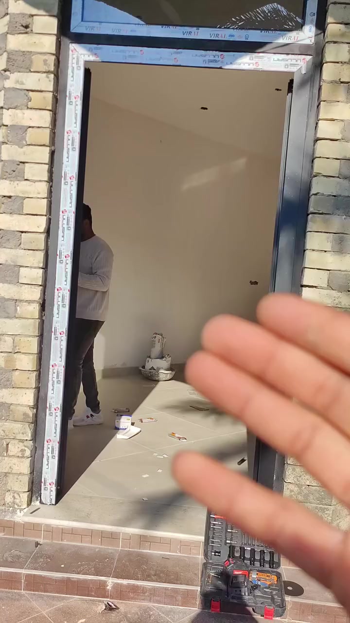 بسم الله وبفضل الله 🤍 .. عمل وتنصيب بيبان قاصة G60  ثقيل . استقبال/ مطبخ ، بأستخدام بديل الخشب المودرن مع جام ٦ ملم اسود ثقيل 👌💯 .. 
وأكيد شغلنا مع وصل ضمان 🍀😍👌
للتواصل على الارقام 

*********** /  ***********
_العنوان / واسط _قضاء العزيزية . الكرامة 🤎
#تم #اكسبلور #بغداد #ريال_مدريد #العراق
