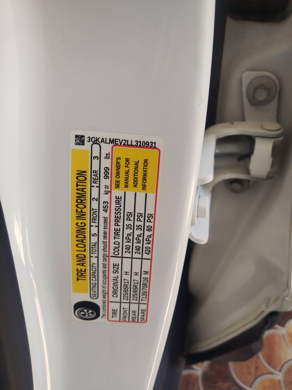 السلام عليكم على بركة الله جمسي تيران ٢٠٢٠ خمس بصمات سونارها موجود بالمنشور ورقم الشاصي موجود والحادث موجود السياره ماشيه ١٣٨ كيلو رقم بغداد بسمي مشروع وطني السعر ١٥٥ وبيها مجال شوف وقتنع موتخابرني وتكلي تفاصيل مذكوره كلها للإستفسار الاتصال *********** مكان سياره كربلاء طوريج
