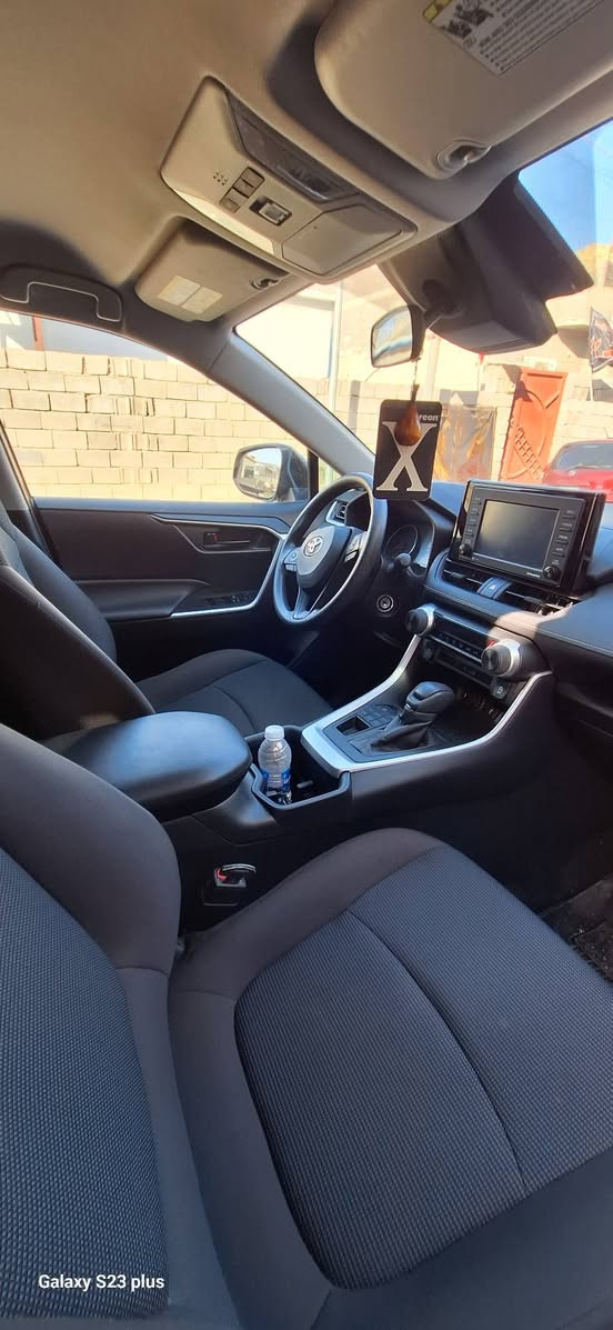 السلام عليكم راف فور 2021 للبيع 
وارد امريكي حادثها جاملغ وبنيد نص فول le بانزين 
رقم بصرة بأسمي جاهزة ما بيها نقص 
السعر 175. وبيها مجال للشراي 
***********
البصرة
