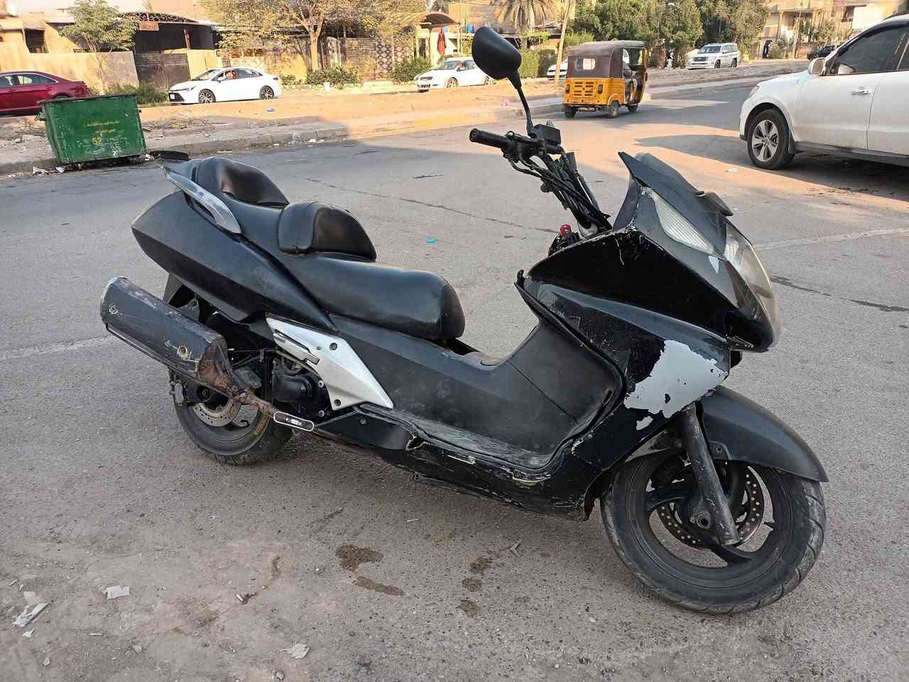 السلام عليكم دراجه سلفر ونج 400 مكينه مكفوله من النضوح والتبخير والتنقيص دراجه حماوه مابيه 3 طابوكات ماتعبر مروحه شغاله مي راديتر اخضر اصلي كفراته كامله بس شوي تعبانات ينرادلهن ترتيب السعر 1150 وبيه مجال للطيبين او مراوس بدراجه اصغر بسبب مكان ماعندي مكان الدراجه جميله شارع العقيله او مدينه ق67 للتواصل ***********
