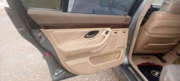 السلام عليكم مٍْْـٍْْ♡̷̴̬̩ـٍْْنٍْْ رخص الادمن بي ام دبيلو موديل ١٩٩٥ v12 للبيع مواصفات سيارة معروفه مصبوغه عام بدون حادث بسمي لسنه ٢٨مداور ثاني يوم  مكينه كير شرط سعر ٩٠ ورقه وبيه مجال ***********
