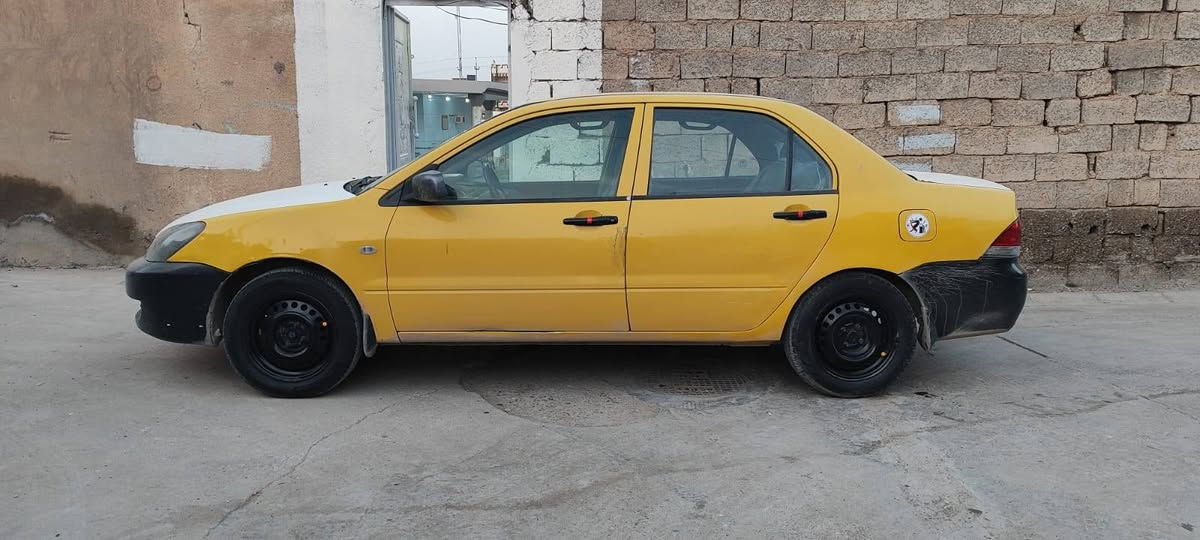 لانسر 10 تكسي الشركة العامة گير مكينة مكفولات حجم 1500 تبريد شغال تدفىة شغالة هلالات خلفية معمرة جديد وامامية صبغ اثر شخوط فقط هلالات بدون حلدث 
تخم تاير جديد  حدادية 60%
مصفرة هيئة وغرمات 
رقم بغداد  شرط تحويل سنوية لحد نهاية 29
***********
