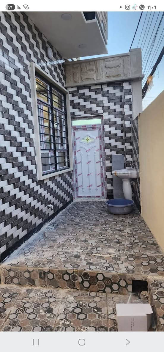 بيت البيع قوسيات حي ايمان
يبعد عن شارع تبليط
١٠٠ متر
المساحه ١٦٥ متر
***********
