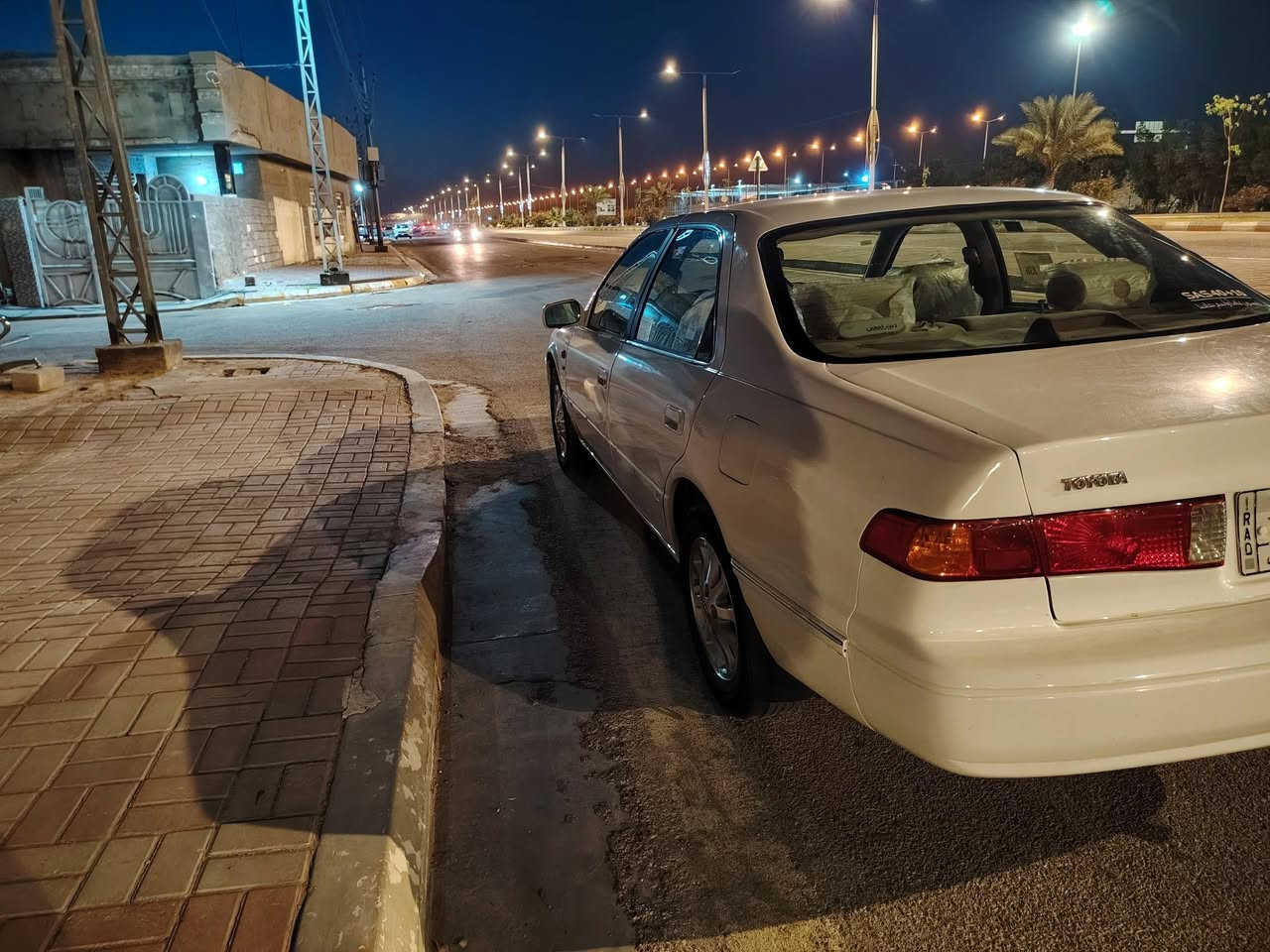 السلام عليكم
كامري ١٩٩٩ بغداد صبغ عام 
كير مكينة تبريد تدفئة كفالة 
تخم تاير صدر وحدادية مال زيرو 
مكانها بالفلوجة 
السعر ٧٠ 
الاتصال. 
***********
***********
