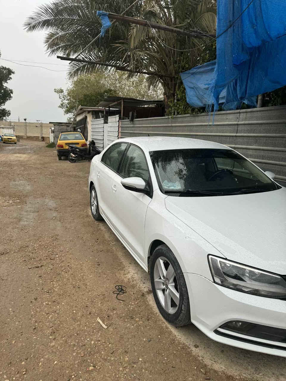 جيتا 2016 خليجي ماشية 170 كم محرك 2000 تنفس طبيعي السيارة حلوه وجديدة السيارة جاهزة على اخر حباية كلشي جديد بيها تخم تايرات جديد صدر جديد السيارة متصرف عليها ربع دينار 
 بيها فقط نصف الجاملغ معدل على البارد ومصبوغ  نصفة فقط 
وهذا رقمي ***********
رقم اربيل 
لمكان بغداد
