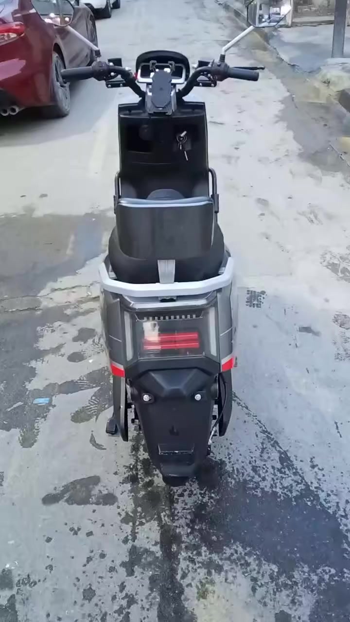 سلام عليكم دراجه زيرو استعمال شهرين شرط الفحص بطاريات بعدهن بوضع الوكاله بريكات هيدروليك شاشه دبل اشاره  نضام بك 4 سرع تمشيك 80 كيلو تخم تاير جديد لايت زنون  سعر 850 و بيها مجال *********** موجود واتساب غير متواجد علفيس
