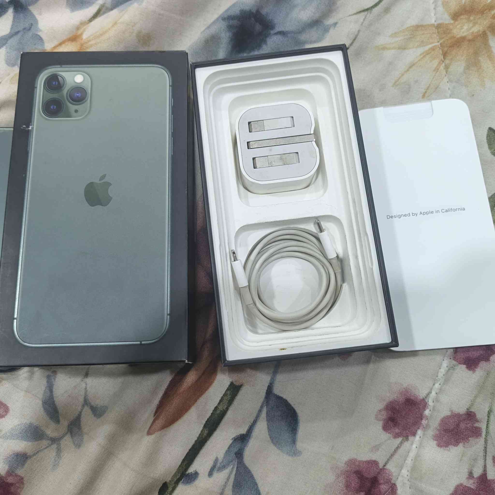 سلام عليكم ايفون 11
برو ماكس عربي شرق اوسط 
جهاز نضيف ماداخل صيانه ولا مبدل بي شي 
فقط ضربه الي فوك كامره وشخوط خفيفه بشاشه جهاز نضيف 
ضربه مامثره عكامره مكاني رمادي التأميم قادسيه الثاني 
السعر 250 وبي مجال رقم ***********
