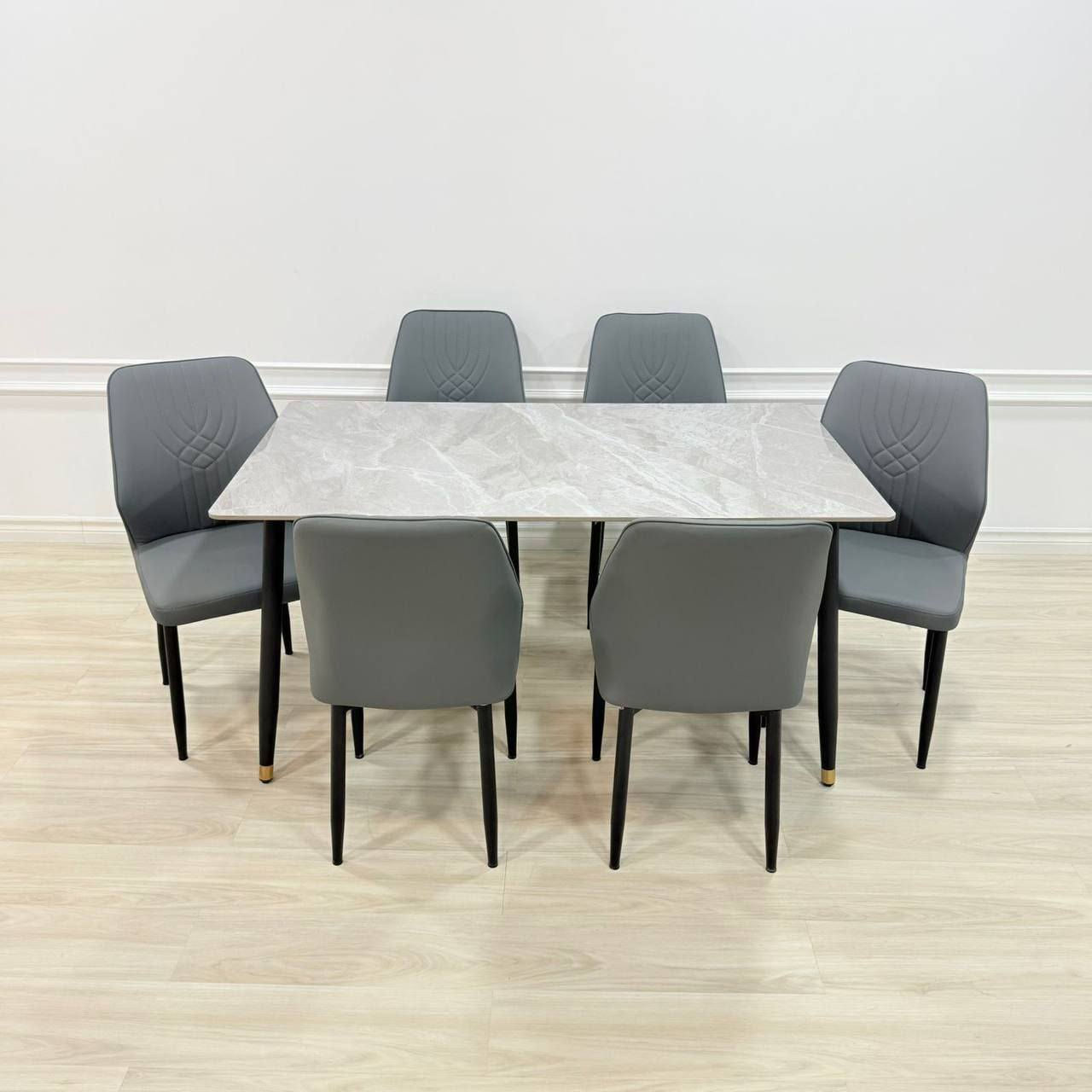 #ميز طعام 6 كرسي رجل حديد سطح رخام مزجج 
#قياس الميز 80*140 سم 

#السعر 240 الف
#للحجز_او_الاستفسار_مراسلتنا_دايركت📩 
#متوفر_توصيل_لكافه_محافضات_العراق🚚
#كلشي_جديد_بجديد_


**إذا كنت صاحب هذا الإعلان وتريد حذفه لأي سبب، رجاءا أرسل رسالة إلى الدعم الفني**