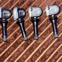 ٤ حساسات • حساسات سيارات • للبيع