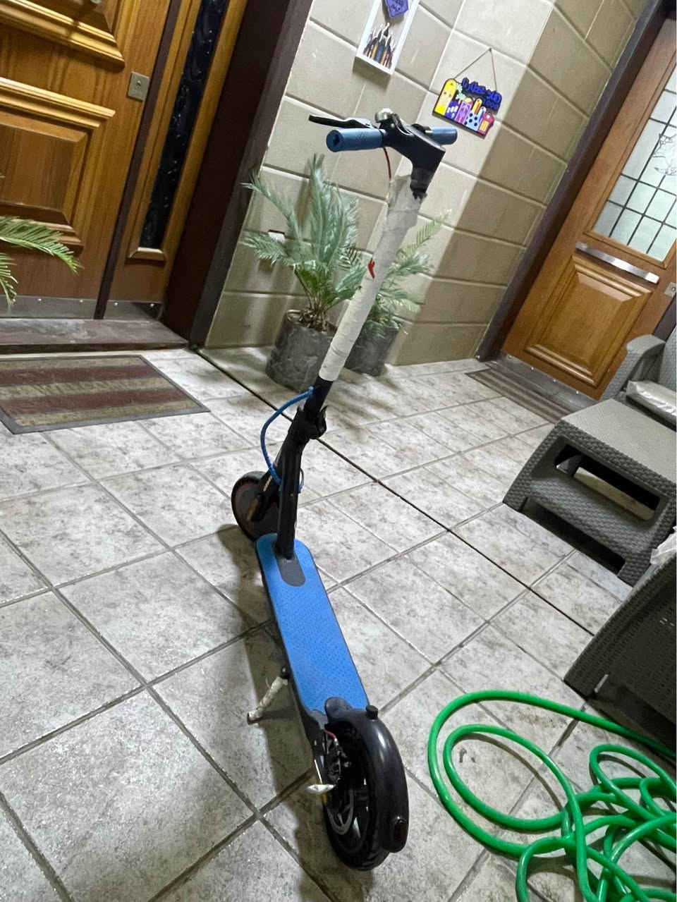 سكوتر 🛴 شبيه شاومي تايرات جديده مثبت سرعه لايت زنون جاملغ أمامي خلفي سليم ٣٠٠ ألف وبي مجال هوايه للتواصل *********** بغداد, العراق
