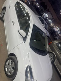 سياره نيسان صني  البيع مديل 2016 بيهه باب السائق بدون دواخل 85 بيه مجا...