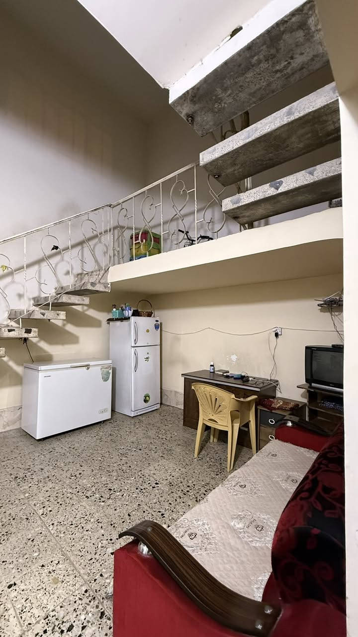 للبيع
بيت في حي الشرطه الثانيه
قرب مدرسه الرصافي 
مساحه 200متر
شارع 15متر
طابقين 
3 غرف نوم 
بناء طابوك 
السعر 200 مليون قابل للتفاوض 
للاستفسار مراجعه مكتب حاتم للعقار مقابيل محكمه تحقيق الفلوجه على شارع جيش شعبي 
او الاتصال على
***********
