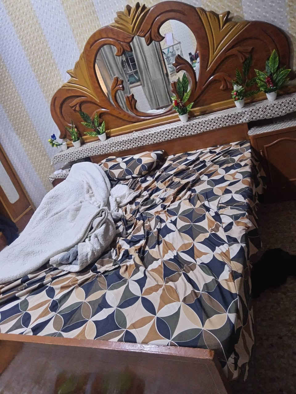 شربايه مع دوشك وزاويه وميز تواليت تسكام ونظيفات كلش سعرهن ٣٠٠ بدون دوشك ٢٥٠ بيع مستعجل شراي ادخل خاص


**إذا كنت صاحب هذا الإعلان وتريد حذفه لأي سبب، رجاءا أرسل رسالة إلى الدعم الفني**