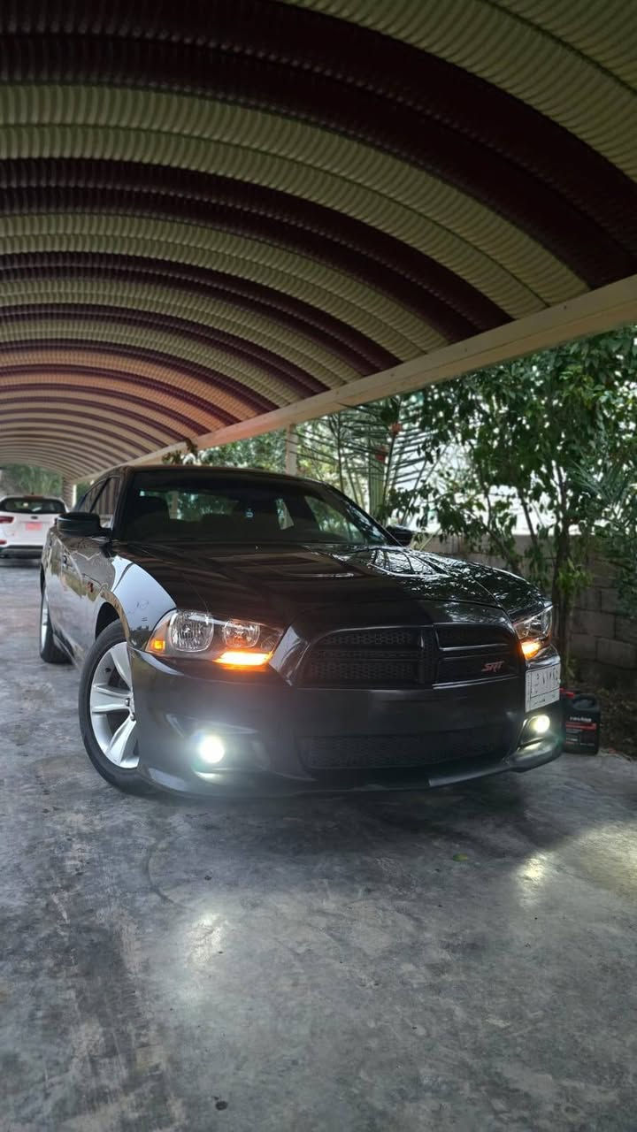 جارجر 14
حادث بنيد مبدل أصلي نص باب صبغ 
باب عسكس السايق
السياره مال بيت 
***********
