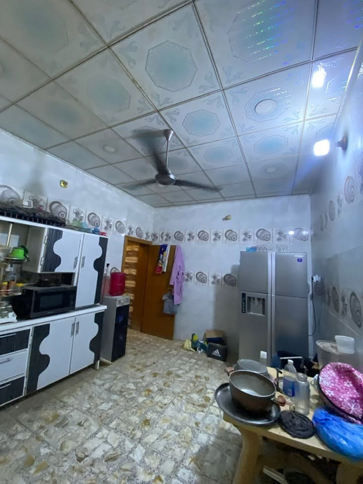 دار للبيع في في كربلاء حي السلام خلف شارع تجاري قرب كراج الكوسترات طابقين  المساحه 100 الواجهه 5 النزال 20 بناء 2018 البيت جدا نظيف السعر 150 مليون مستجعل على البيع ***********

