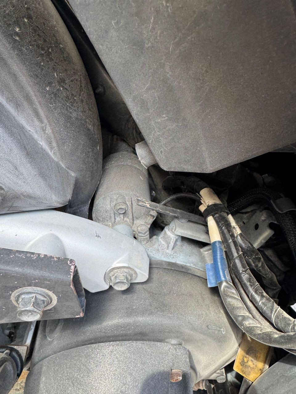 جي تي ار حديث الدراجه مكفوله قبل اسبوعين نزلت من الرمبه 
بكاني البنوك يم البانزين خانه 
***********
