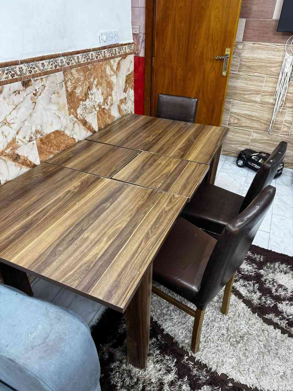 ميز طعام يتكبر ويزغر خشب4 كراسي جلد ب125
وبي مجال 
مكان مدينه الصدر قطاع 1 شارع الصيانه


**إذا كنت صاحب هذا الإعلان وتريد حذفه لأي سبب، رجاءا أرسل رسالة إلى الدعم الفني**