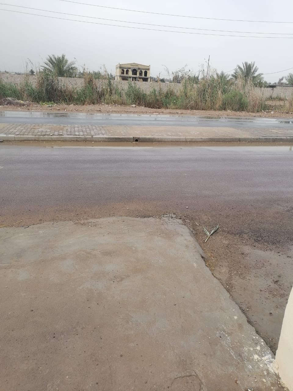 منزل مميز للبيع في موقع استراتيجي ✨
📍 الموقع: حي المهندس - على الشارع السايدين التجاري (قرب السيلاوي).
📐 المساحة: 360 متر مربع.
🏗️ التصميم: طابق واحد.
🏡 مواصفات المنزل:
 يحتوي على كراج فسيح وحديقة داخلية.
 استقبال واسع ومطبخ
 حولي (صالة)مريحة.
 غرف نوم عدد 2.
📞 للاستفسار والتواصل:
يرجى الاتصال على الرقم: ***********
0776 857 1470
