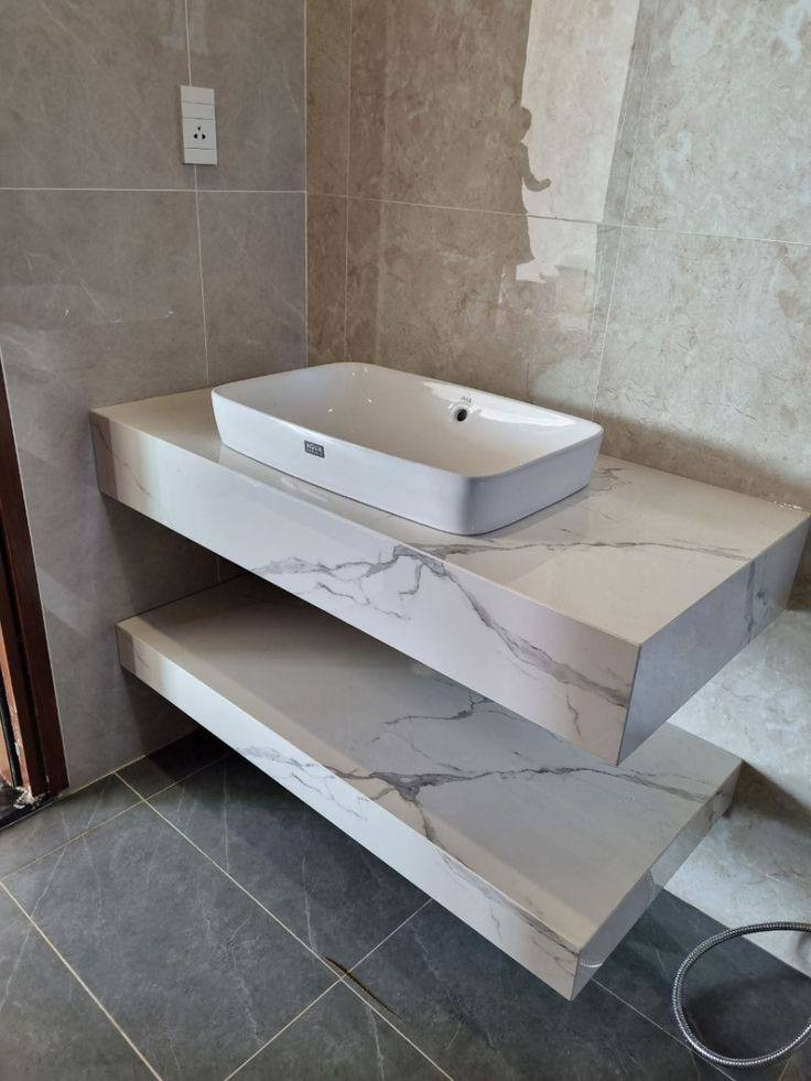 بسم الله الرحمن الرحيم 
سلام عليكم 
من رخصت ابو الكروب المحترم 

يتوفر لدينا  تجهيز كافه  مغاسل بورسلين هندي  كوارتز طبيعي 

عدة تصاميم و الوان 
متانة عالية 
و تصميم مودرن ✅
متوفر كافه  قياسات واحجام متنوعة وحسب الطلب
ظمان عمل ودقه 
وليس الوحدين لكن الافضل  
تجهيز كافه دوائر الدوله 🇮🇶
تجهيز كافه العمارات السكنيه 🦺
تجهيز كافه المحلات الانشائيه🪓 معه خصم  للاصحاب المحلات الانشائيه وكذلك خصم للطب اكثر من قطعه

اسعار تنافسية 🔥

لتجهيز كافة اعمال البورسلين 
 
للتواصل واتساب : ***********
او مراسلة الصفحة 
نعمل  جميع المحافظات وبسعار تنافسيه 
نقل علينه
