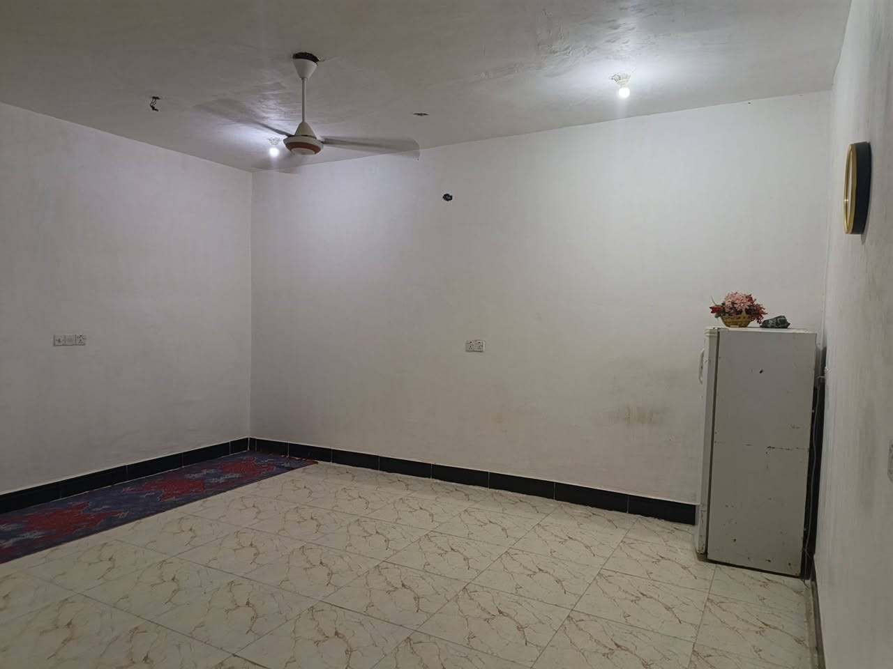 السلام عليكم بيت للبيع المساحه 200 المكان شارع الامام علي بها الزراعي مكان مرتب بيت بناء بلوك بناء جديد رباطات سقف كونكريت بناء درجه اولى شغل هندسه السعر 70 بمجال شيء بسيط الاتصال على الارقام الموجوده*********** علاء الجابري للعقار ‪***********‬ ونستقبل كافه العروض الزراعي والطابو
‏
