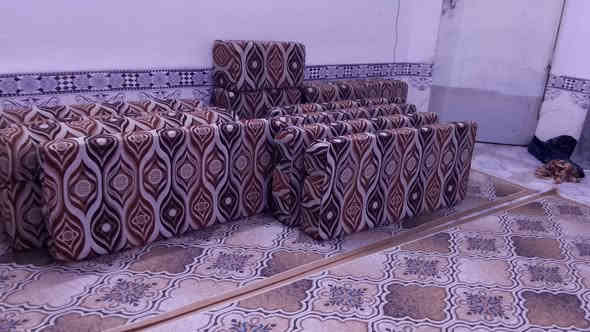 مرحبا ديوان للبيع نظيف كلش اي ضرر مابي تجي وشوف بعينك نظافه فول 6 دواشك 8 دكية ظهر و2 زوايه و5 تكيات السعر 160 وبي مجال العنوان الشطره حي الشرطه التواصل ع الرقم واتساب/***********
