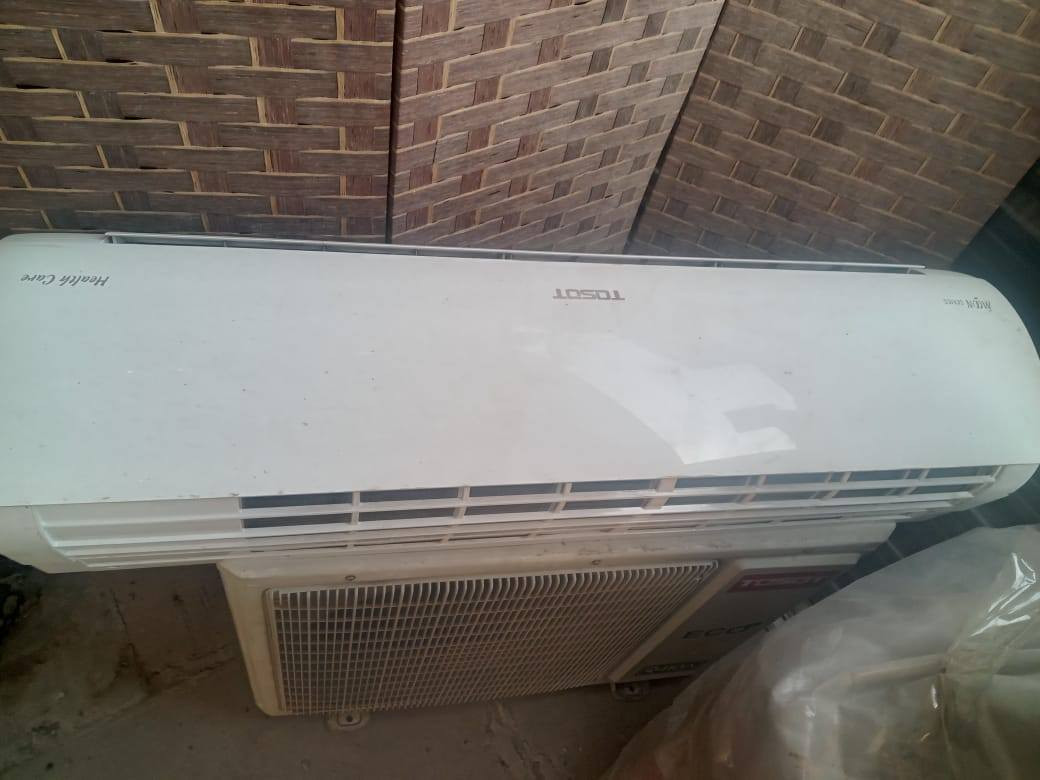 س
سلام عليكم سبالت للبيع طنين غاز 410 السعر 450 وبي مجال هاتف ***********
