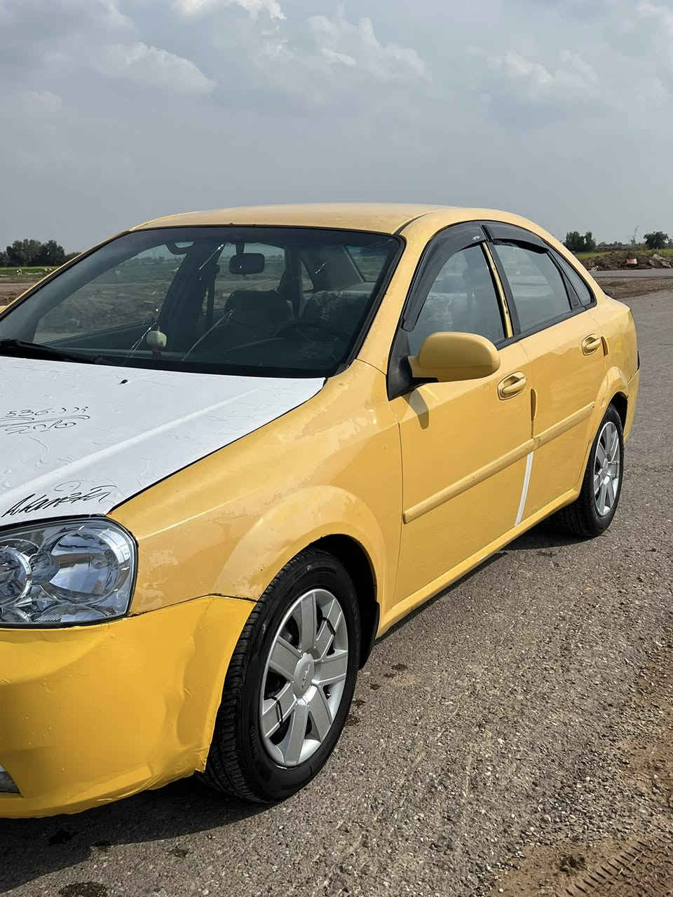 السلام عليكم شباب
اوبترا للبيع 2010 كير عادي 
كير محرك تبريد كهربائيات كلها شغالة وكل نقص مابيها 
رقم الماني ديالى لغاية 2027 
محرك لاصرف ولا تبخير 
صدر امامي خلفي جديد 
تخم تايرات جديد 
مصفرة هيئة ومرور 
السيارة شرط التحويل 
ارضية مخلفة وكشنات مدوشمات 
مكان السيارة ديالى بعقوبة 
السعر 49 بي مجال بسيط كلش 
***********
