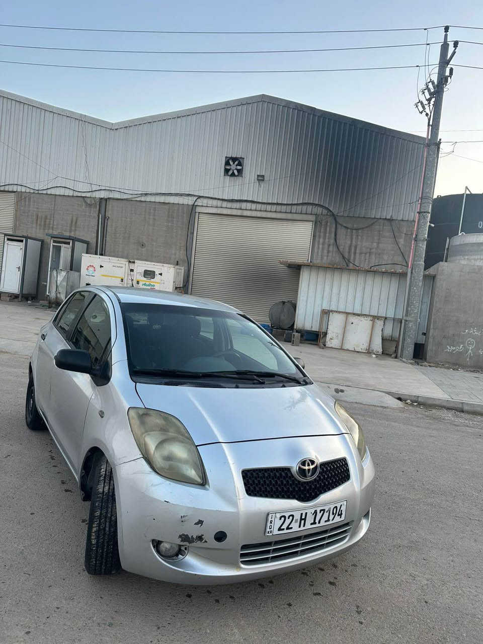 تویوتا یارس ٢٠٠٨
سبوغ عام لۆ جوانی رسمی پێش سبوغکردنەوەم دانایە پێشتر بەس چاملغی پشتەوەی سەکن لێدرا بوو رەقەم نوێیە بە ناوی خۆمە گیر مەکینە تەبرید بە شەرت بێ معجون و بێ تعدیلە سعری ٧٧ و مجال 
***********
*********** أربيل, العراق
