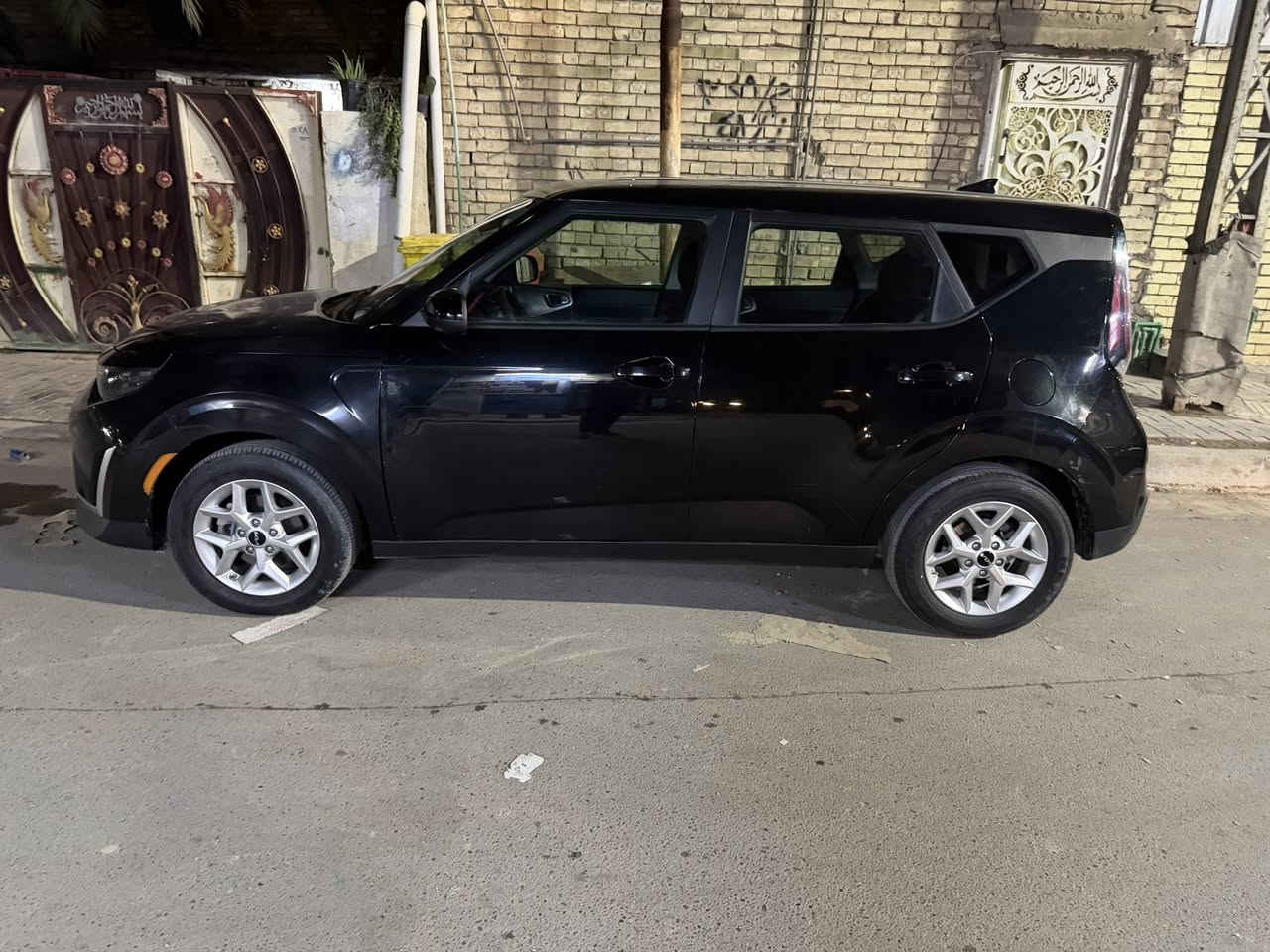 السلام عليكم صول موديل 24سياره جديده مرقم بغداد او جهازه من كولشي مبدل جاملغ فقط او بيه صبغ بلبنيد او الحافه مال لغد بدون شواصي السعر 155 مكان السياره بغداد *********** السياره ماشي 12ميل
