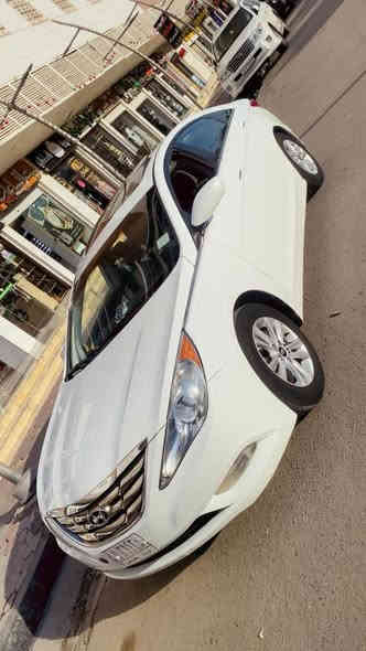 سلام عليكم سوناتا للبيع مديل 2012  لا تقارنهه بل مهجومه سياره وارد امريكي حادثه مدكر وشويه من البنيد ونفسهن راجعات فول مواصفات لل اخير كلشش مزوعه  فتحه بل قماره كشنات تدفئه تبريد بل كشنات وره وكدام تحكم استيرن دواخل بيجي ورصاصي سياره حيل جديده وما متعوبه مال جناي مكينه كير حداده  تبريد ابلاد كله مكفول شرط مكينه والكير اذه محطوط عليه صبانه مرجوعه  تخم تاير  وتوه مسويله ادامه عامه توه قبل سبوع سعره 117 وبيه مجال قليل للشراي وانه خادم سنويه ما منتهيه بعدلهه اهوي تريد تحويل تريد وكال خادم  (لحد يراسل اتصل وتدلل)***********
