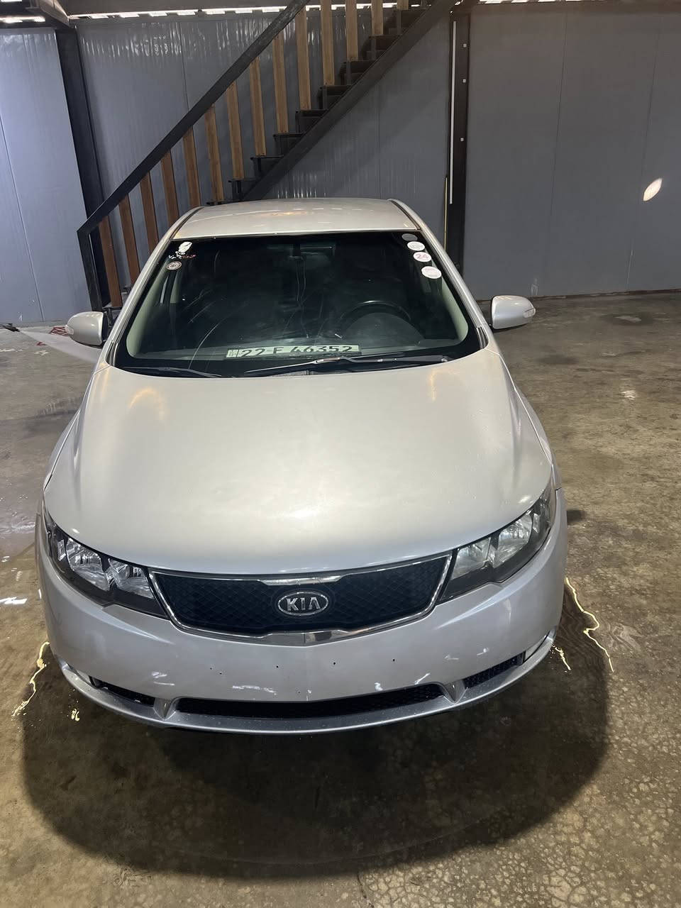 السلام عليكم
كيا فورتي 2011 فول مواصفات عدى الفتحة 
كصة جنطة بصمة تشغيل بصمة ابواب متومة طبق الاصل شرط الحاسبة كير مكينة تبريد كهربائيات كله شغال السعر 44 
المكان بغداد ***********
