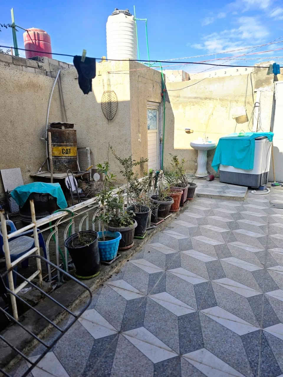 160متر 30مليون. يحتوي على غرفتين نوم صاله مطبخ صحيات استقبال  تجعيب طابوك بناء بلوك عكاده  عنوان الدار النجف الأشرف كوفه براكيه قرب تقاطع ال عيسى قرب سيطره القديمه.  ب30مليون  عنوان المكتب الكوفة شارع المعمل قرب شارع المطار القديم مجاور صيدليه بلال مقابل صيدليه زحل جوار شارع سيد حبيب 
***********
***********
